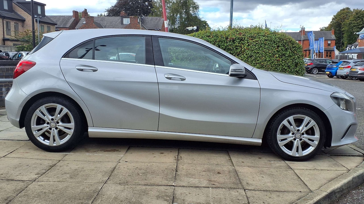 Used Mercedes-Benz A-Class 2017 for sale - 76063237: Photo 2