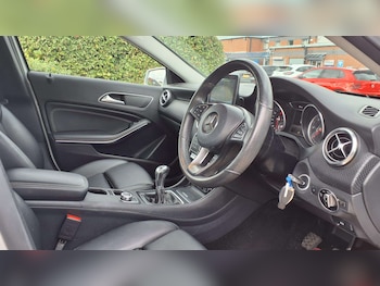 Used Mercedes-Benz A-Class 2017 for sale - 76063237: Photo 4