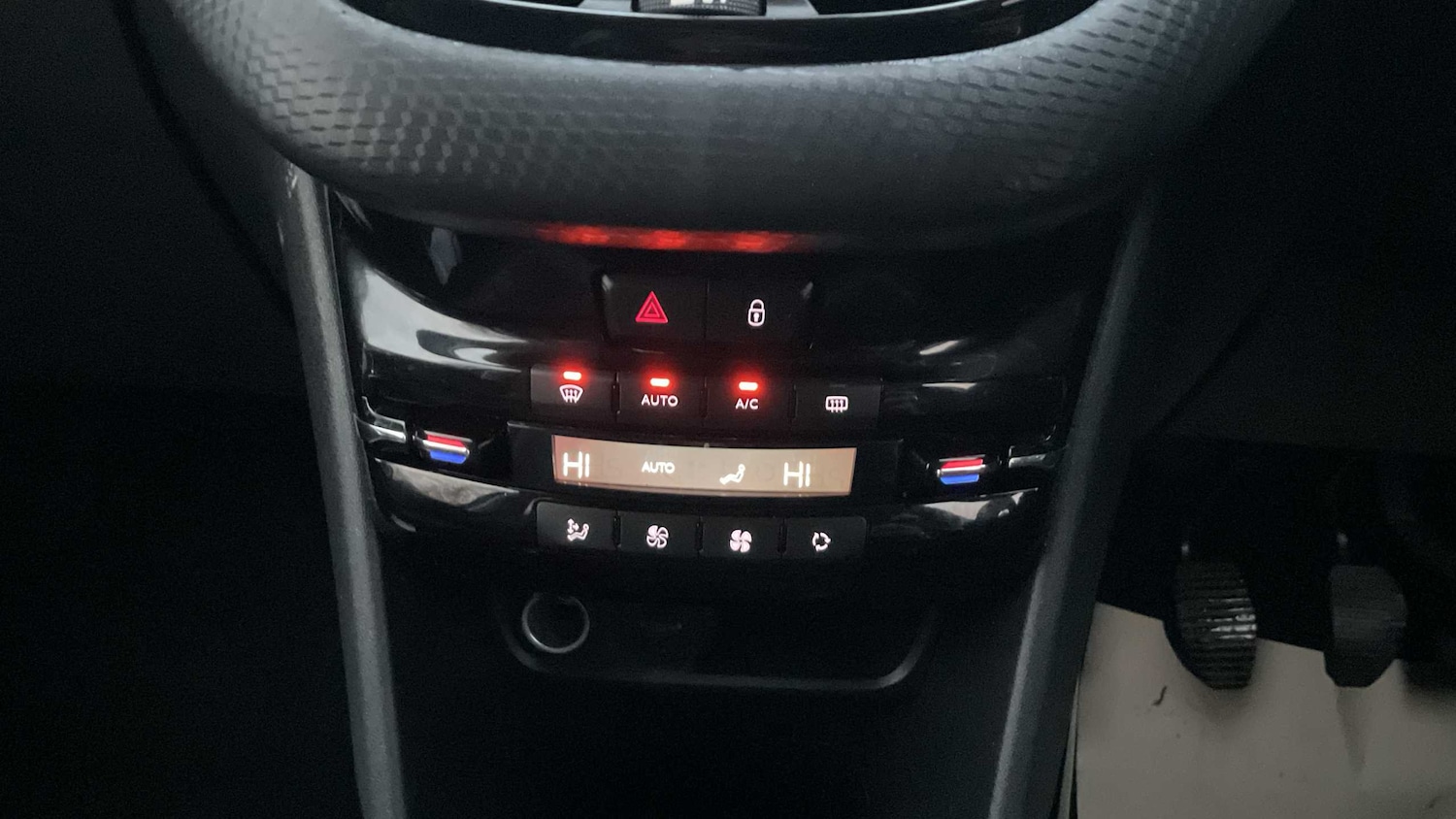 Used Peugeot 2008 2017 for sale - 76298483: Photo 14