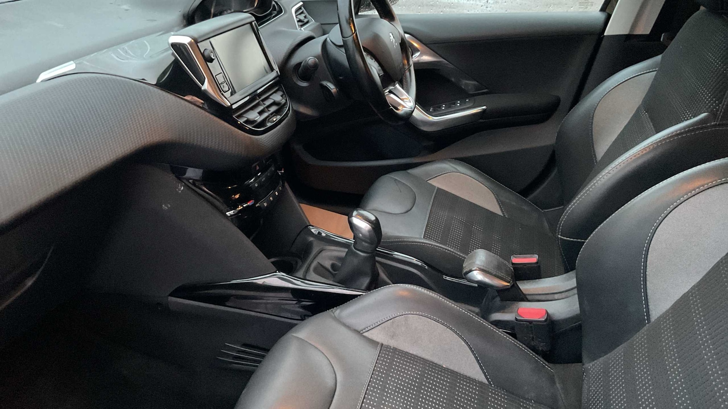 Used Peugeot 2008 2017 for sale - 76298483: Photo 18