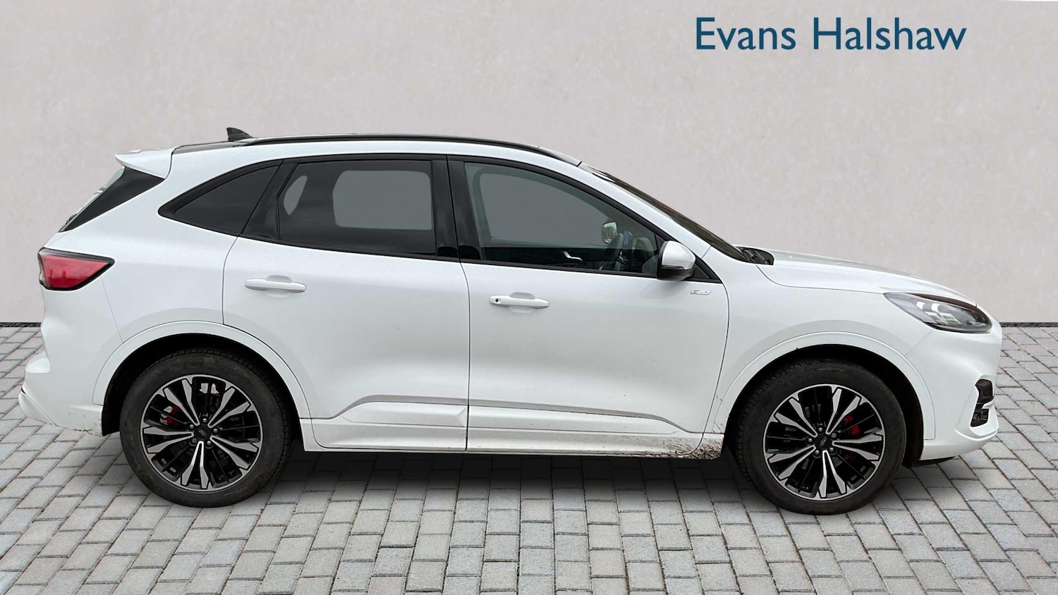 Used Ford Kuga 2023 for sale - 77443299: Photo 2