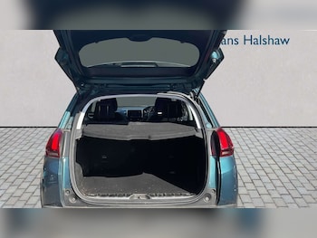 Used Peugeot 2008 2017 for sale - 79397677: Photo