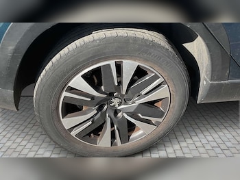 Used Peugeot 2008 2017 for sale - 79397677: Photo