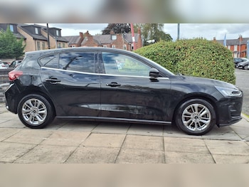Used Ford Focus 2023 for sale - 76125861: Photo 2