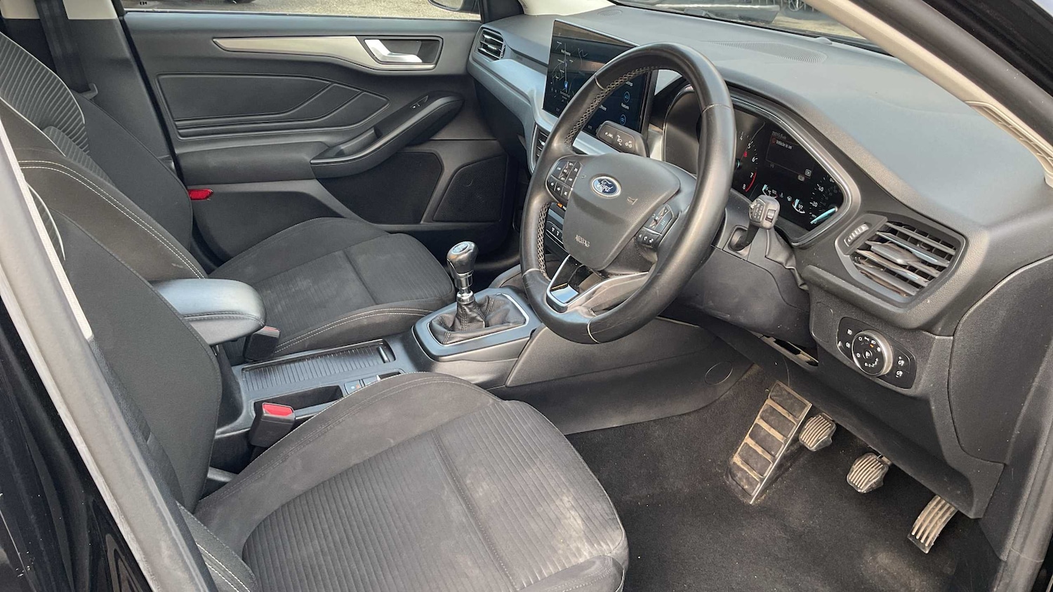 Used Ford Focus 2023 for sale - 76125861: Photo 31