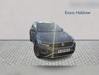 Used Volkswagen T-Roc 2024 for sale - 77123410: Photo