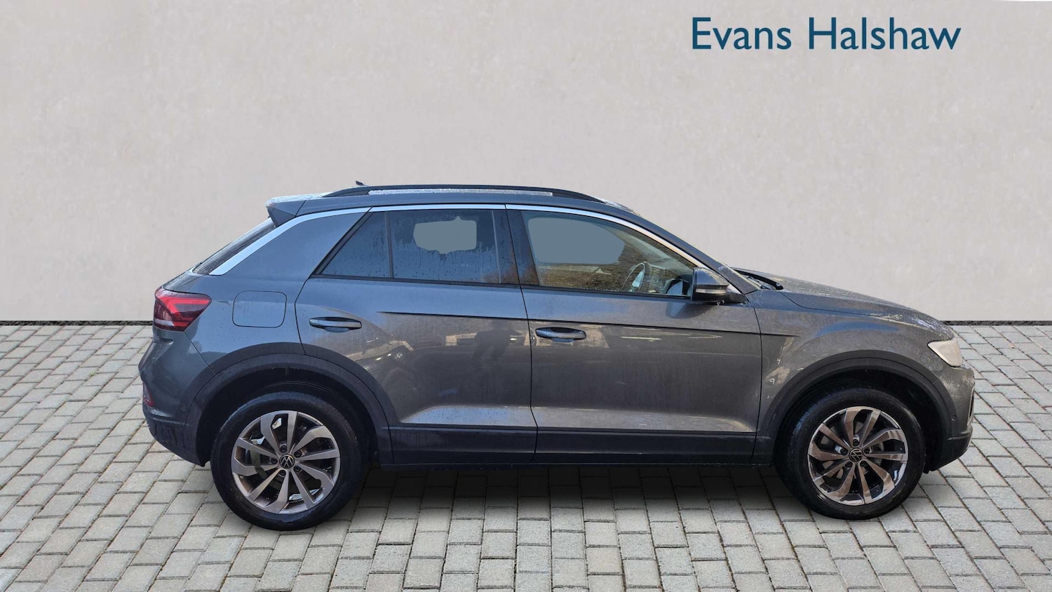 Used Volkswagen T-Roc 2024 for sale - 77123410: Photo 2