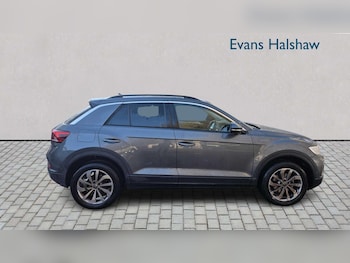 Used Volkswagen T-Roc 2024 for sale - 77123410: Photo