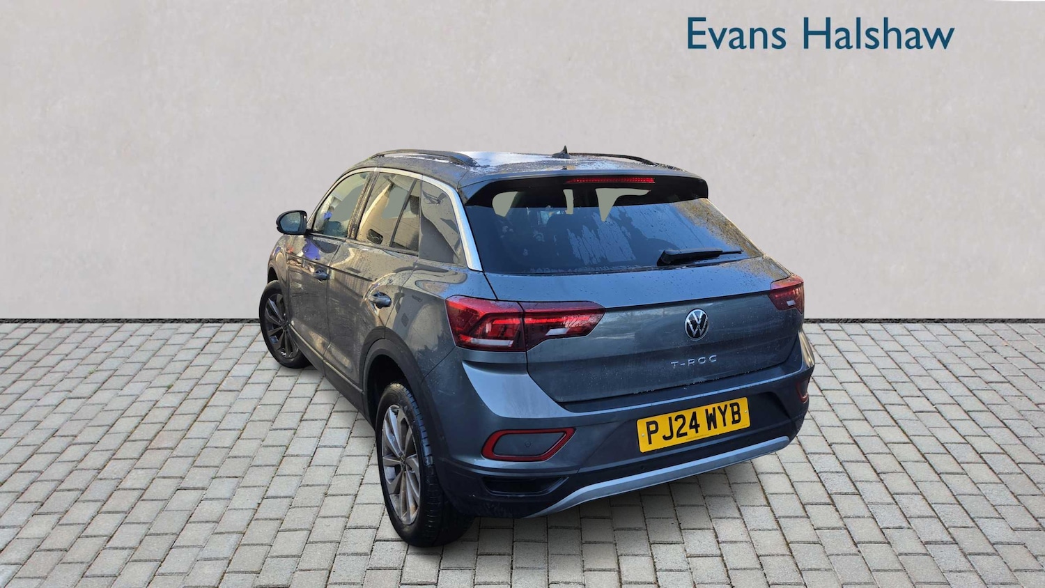 Used Volkswagen T-Roc 2024 for sale - 77123410: Photo 3