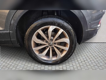 Used Volkswagen T-Roc 2024 for sale - 77123410: Photo