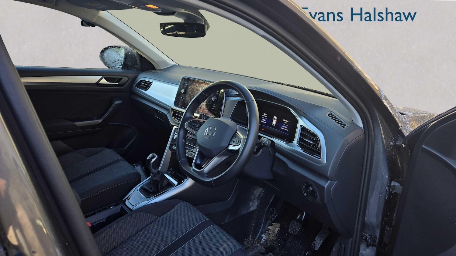 Used Volkswagen T-Roc 2024 for sale - 77123410: Photo 5