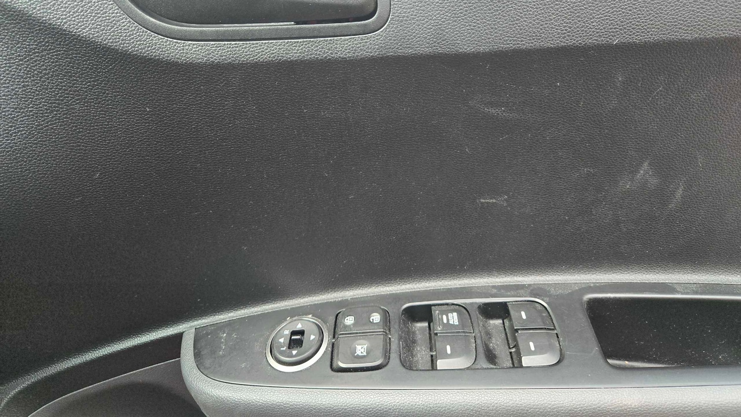 Used Hyundai i10 2017 for sale - 77514494: Photo 11