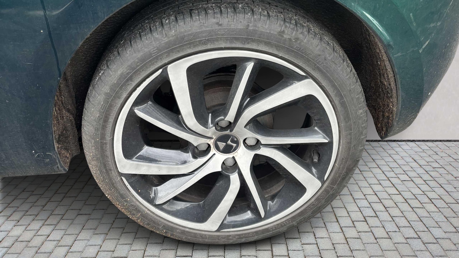 Used DS Automobiles DS 3 2017 for sale - 77373674: Photo 2