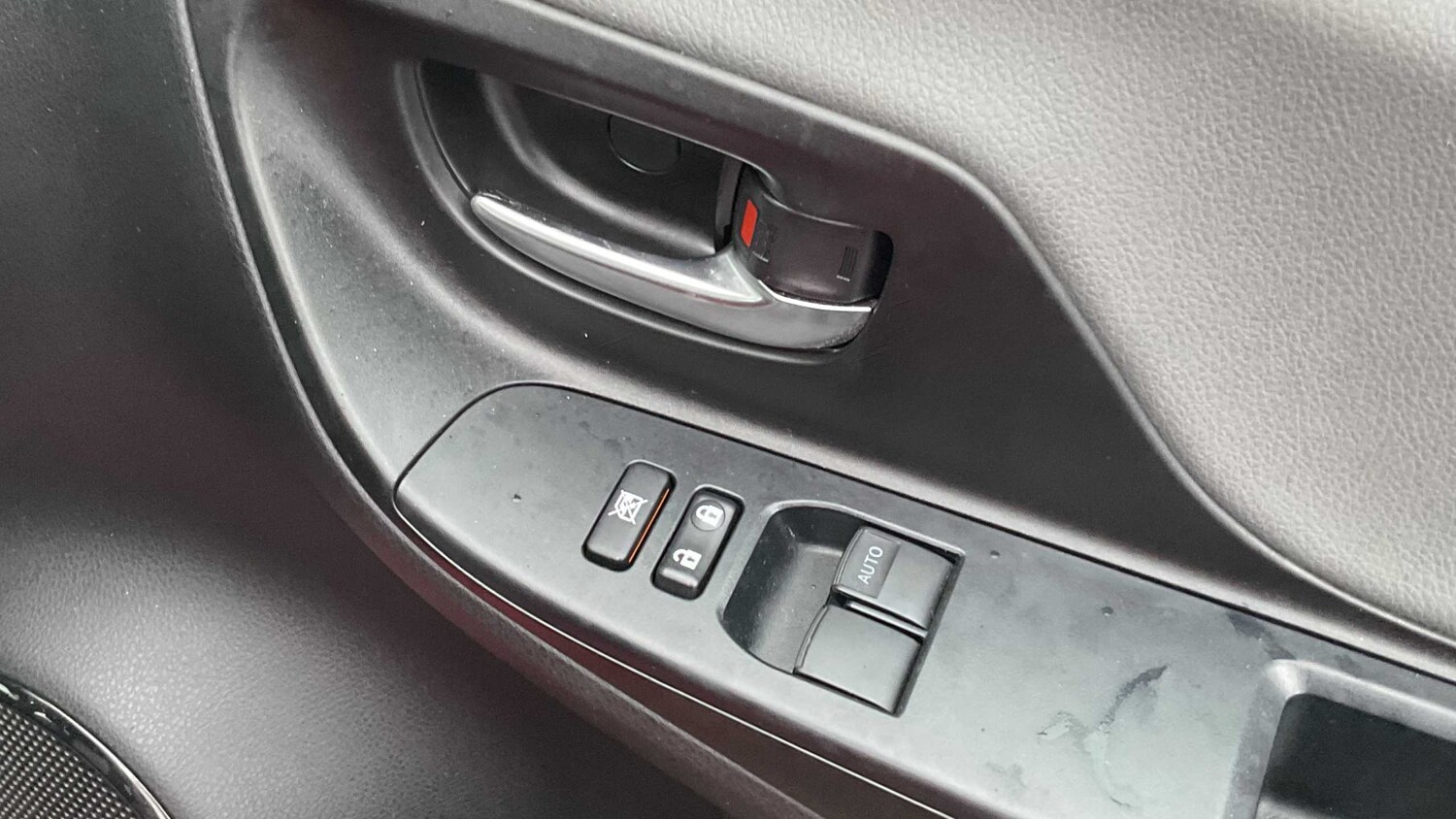 Used Toyota Yaris 2019 for sale - 77294176: Photo 12