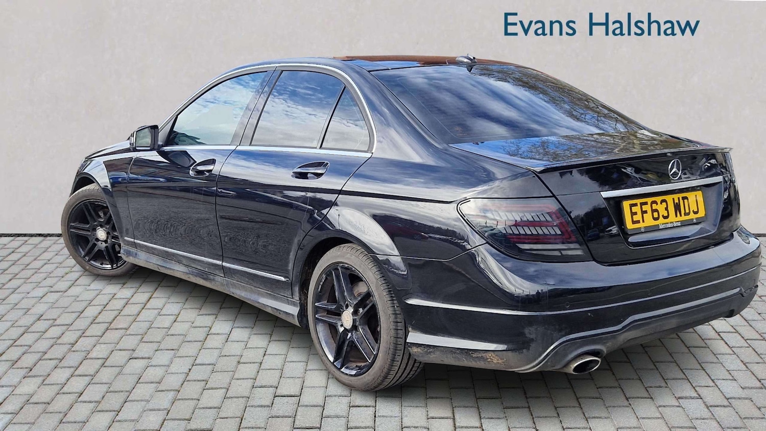 Used Mercedes-Benz C Class 2014 for sale - 78137681: Photo 2