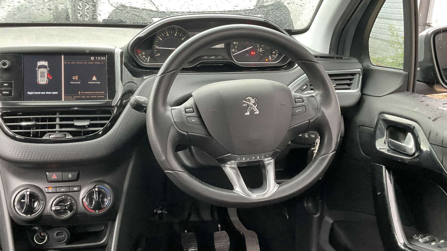 Used Peugeot 2008 2019 for sale - 76928936: Photo 11
