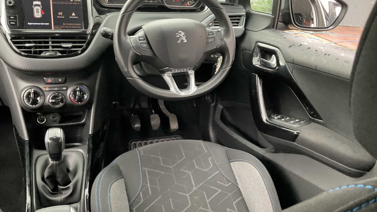 Used Peugeot 2008 2019 for sale - 76928936: Photo 13