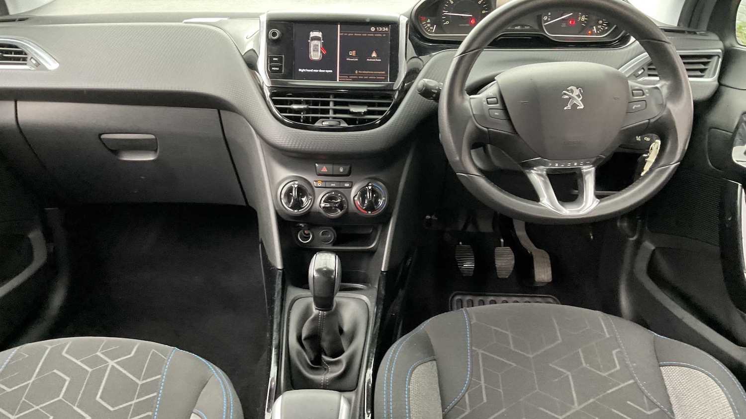 Used Peugeot 2008 2019 for sale - 76928936: Photo 14
