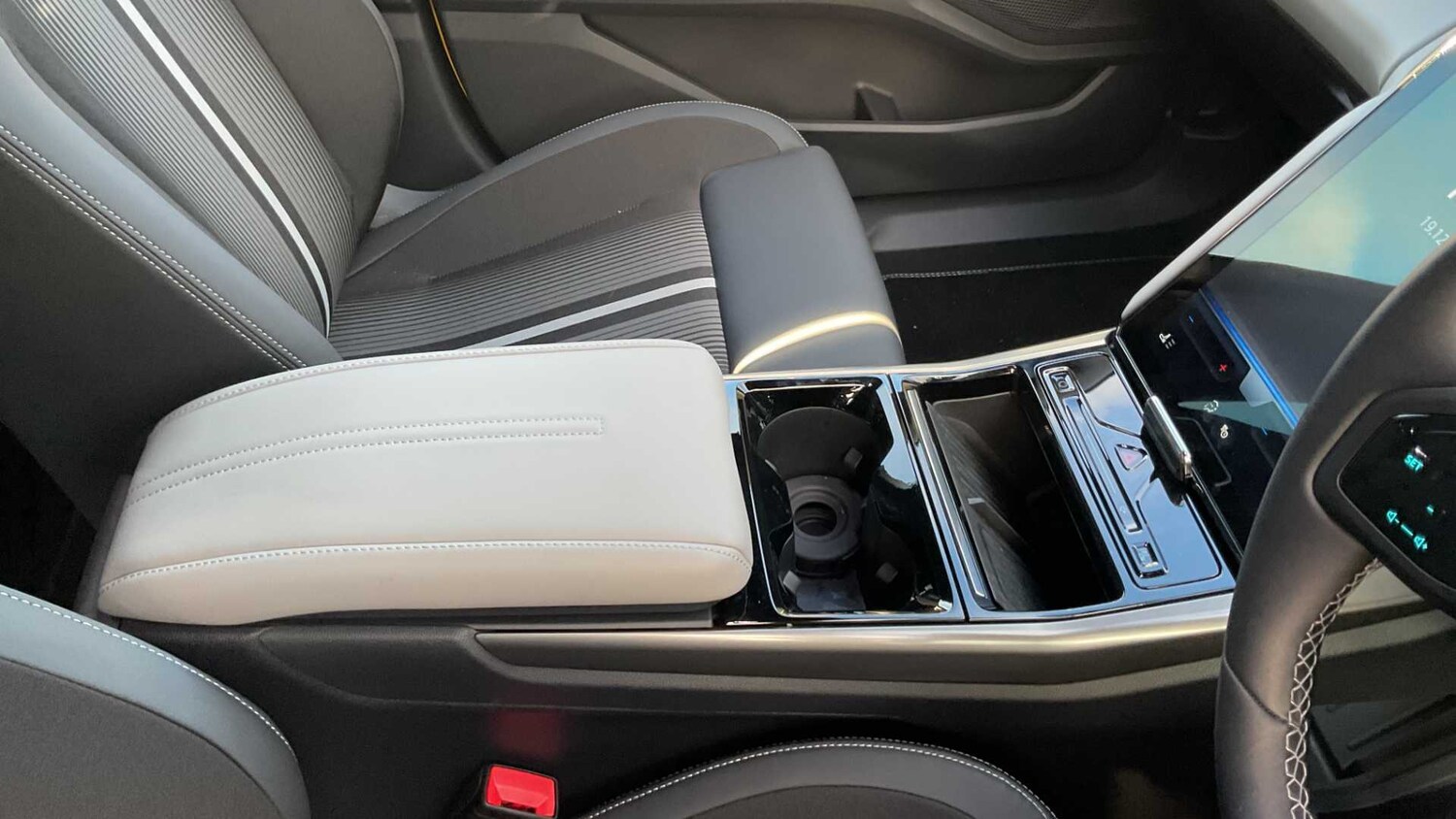 Used Ford Capri 2024 for sale - 77972749: Photo 25