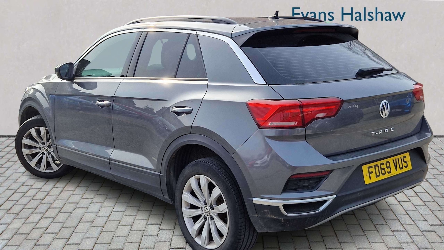 Used Volkswagen T-Roc 2020 for sale - 78037525: Photo 2