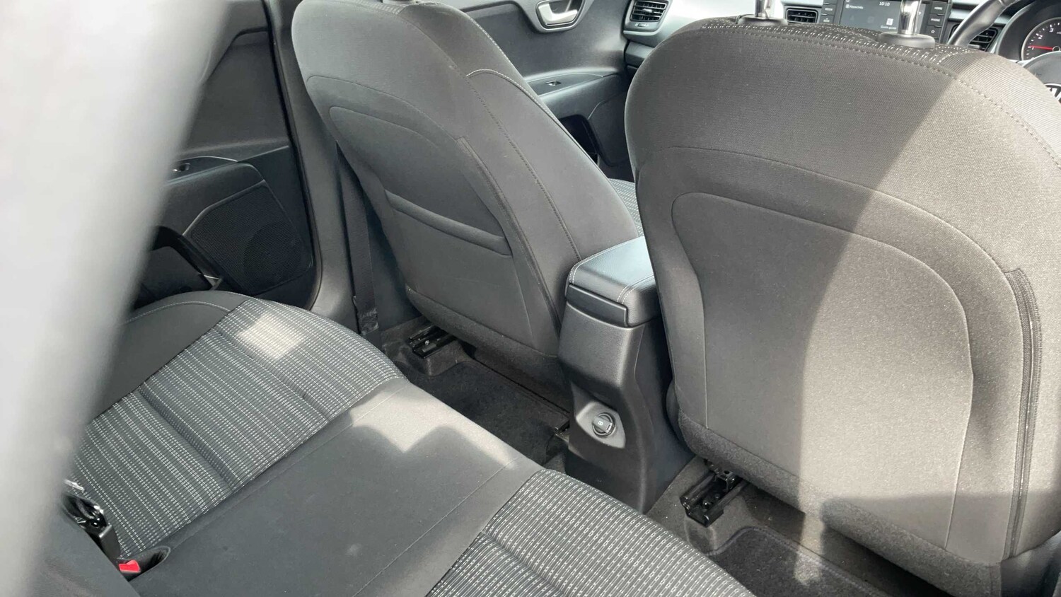 Used Kia Stonic 2018 for sale - 77661328: Photo 12