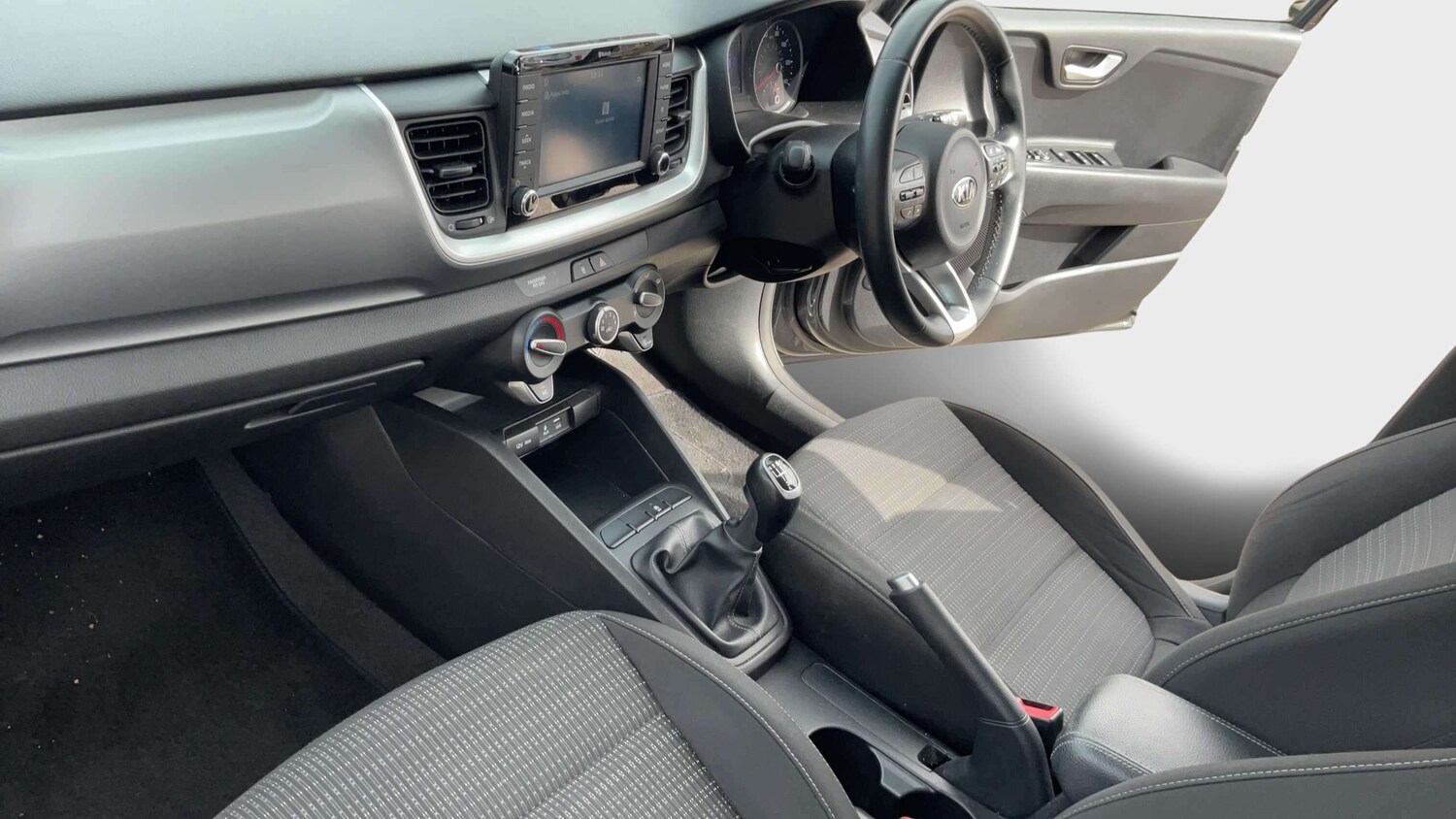 Used Kia Stonic 2018 for sale - 77661328: Photo 13