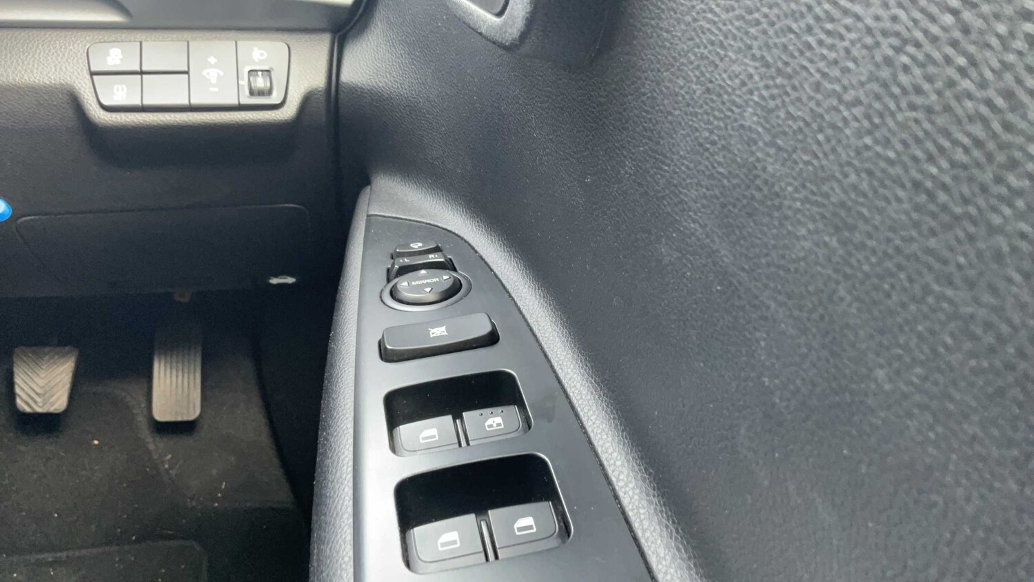 Used Kia Stonic 2018 for sale - 77661328: Photo 16