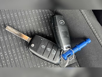 Used Kia Stonic 2018 for sale - 77661328: Photo