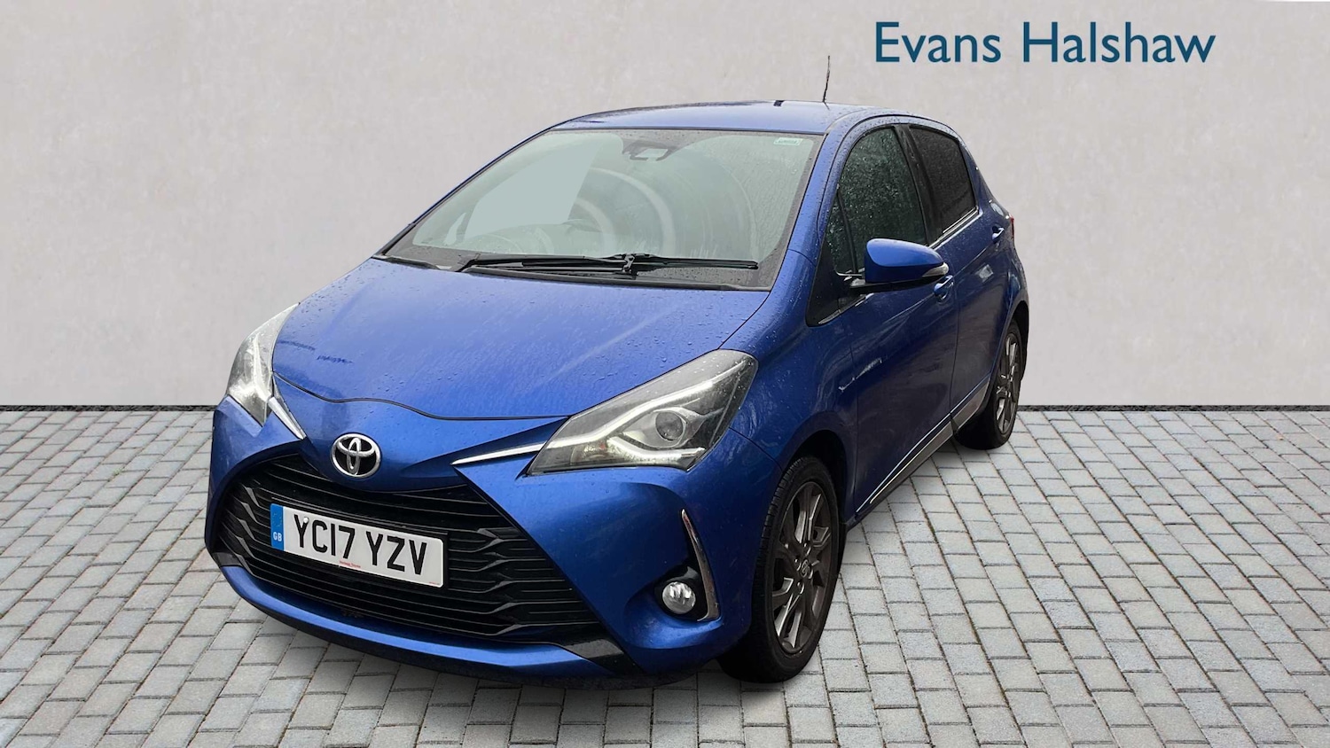Used Toyota Yaris 2017 for sale - 77011312: Photo 2