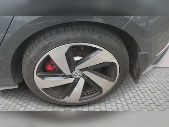 Used Volkswagen Golf 2019 for sale - 78476638: Photo