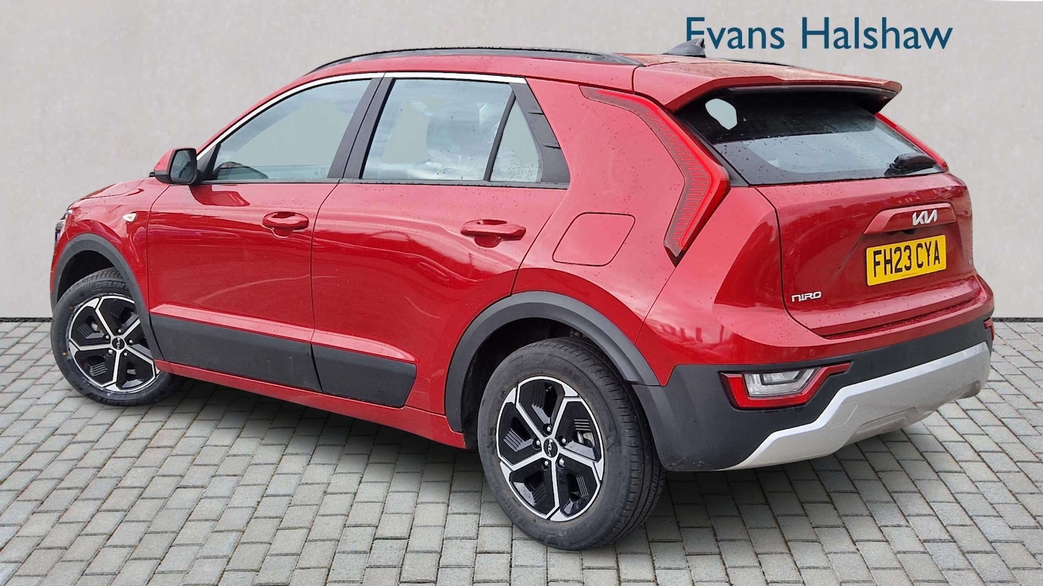 Used Kia Niro 2023 for sale - 78037373: Photo 2