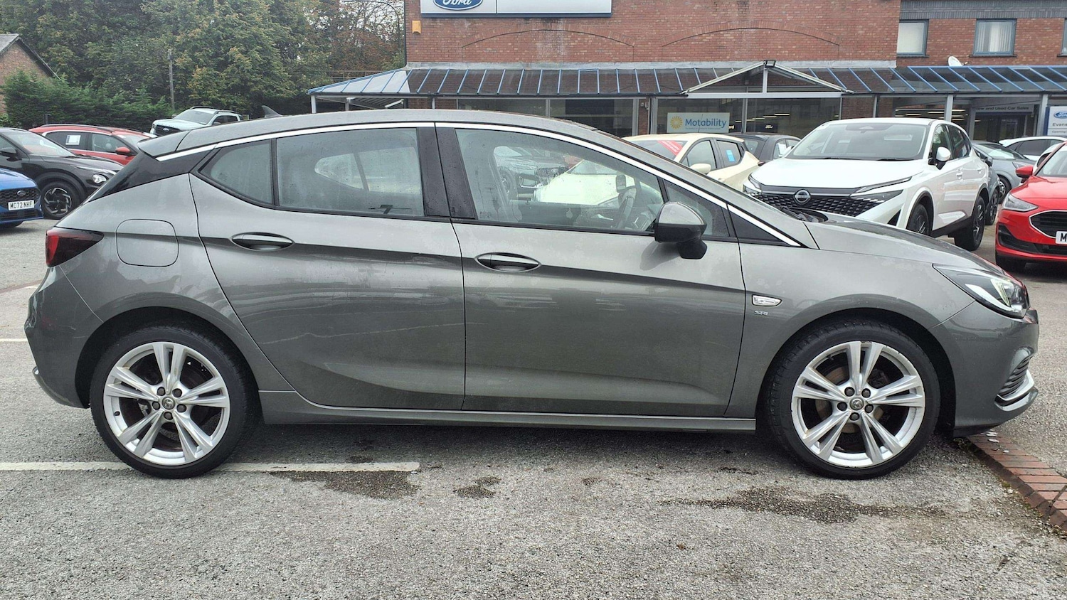 Used Vauxhall Astra 2019 for sale - 76329248: Photo 2