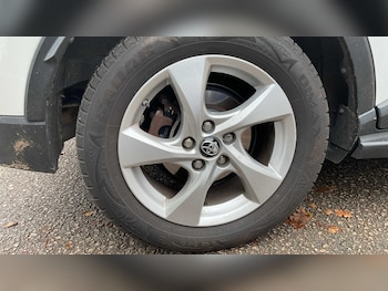 Used Toyota C-HR 2018 for sale - 76515499: Photo