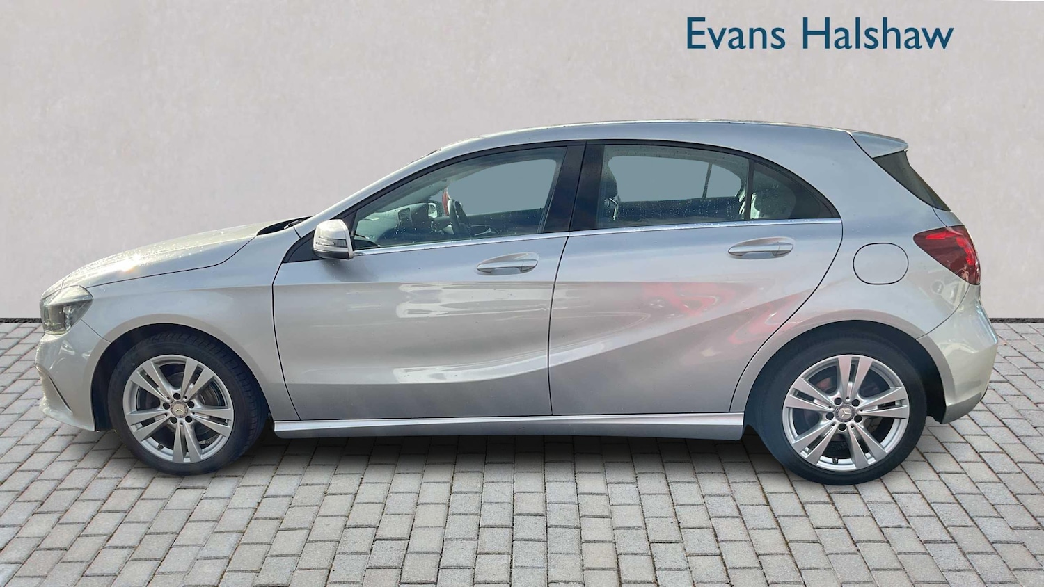 Used Mercedes-Benz A-Class 2017 for sale - 76587615: Photo 4