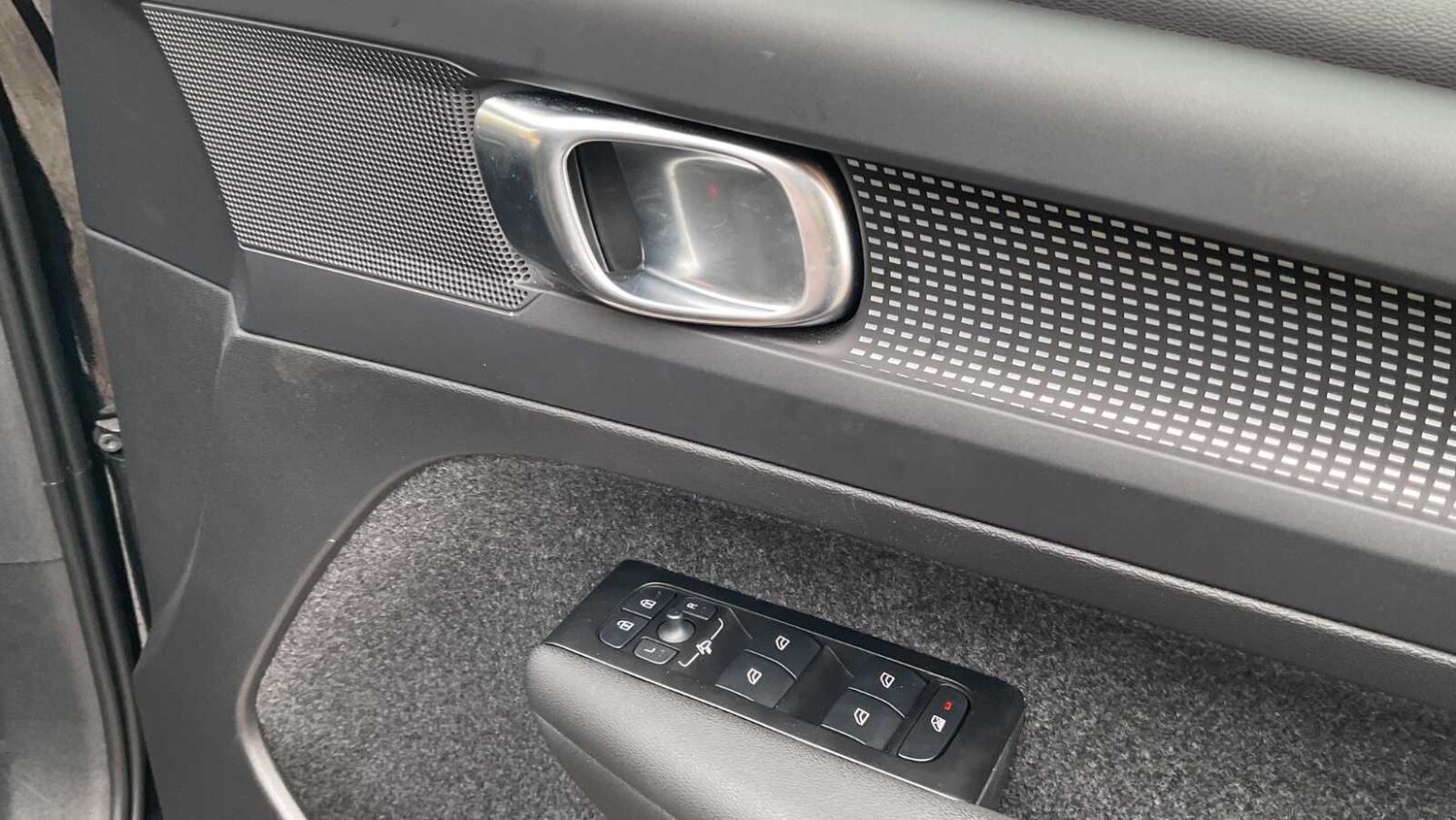 Used Volvo XC40 2021 for sale - 77561080: Photo 8