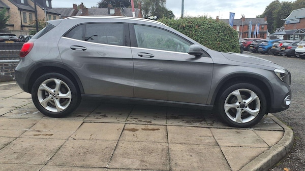 Used Mercedes-Benz GLA 2018 for sale - 76125884: Photo 2