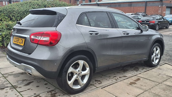 Used Mercedes-Benz GLA 2018 for sale - 76125884: Photo 3