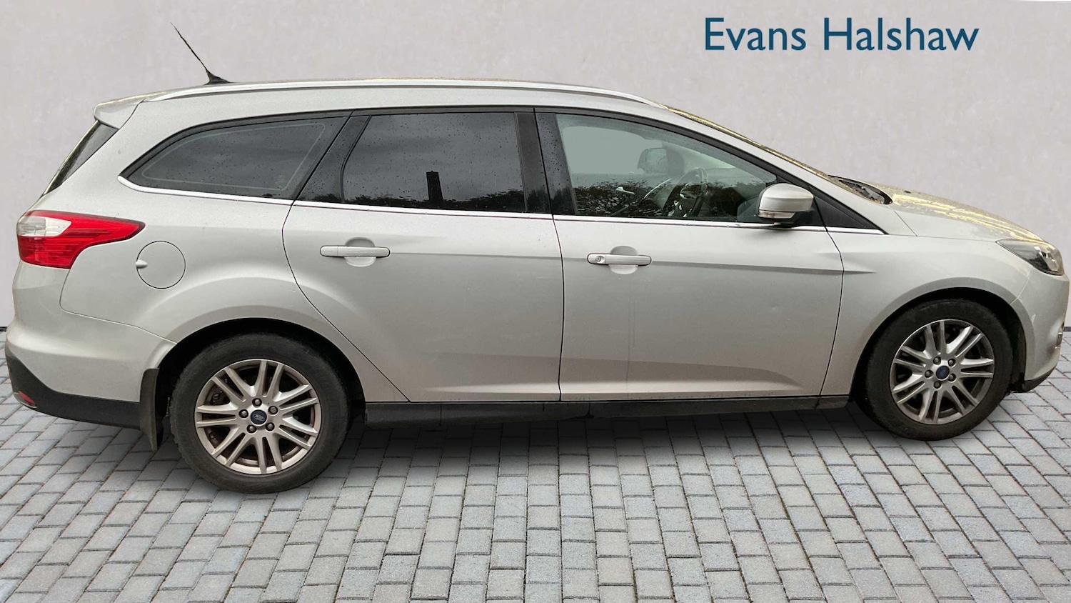 Used Ford Focus 2013 for sale - 76442459: Photo 2