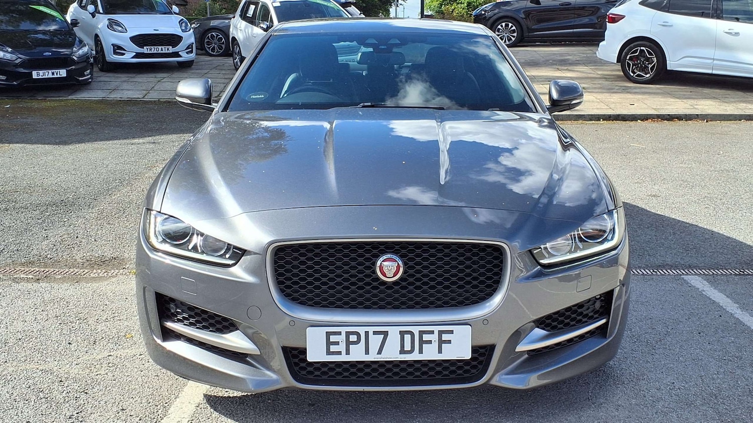 Used Jaguar XE 2017 for sale - 76170115: Photo 2