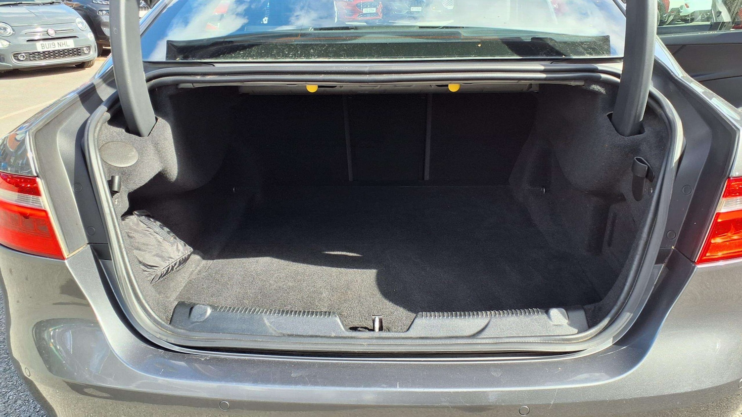 Used Jaguar XE 2017 for sale - 76170115: Photo 21