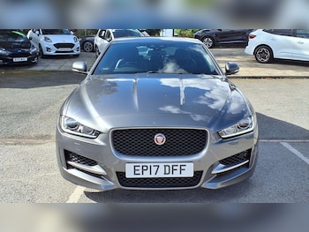 Used Jaguar XE 2017 for sale - 76170115: Photo 2