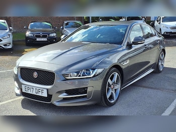 Used Jaguar XE 2017 for sale - 76170115: Photo 3