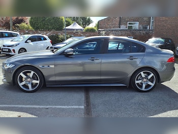 Used Jaguar XE 2017 for sale - 76170115: Photo 4