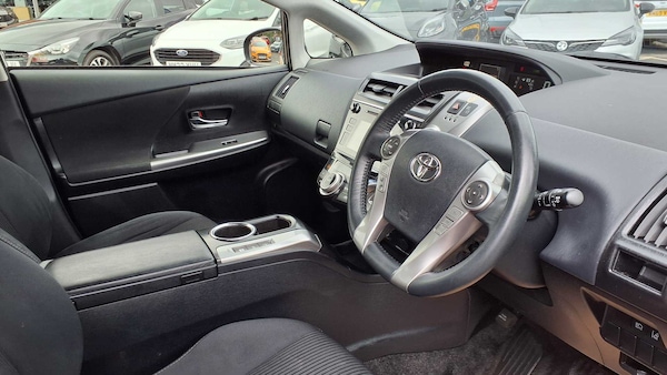 Used Toyota Prius+ 2020 for sale - 76218246: Photo 12