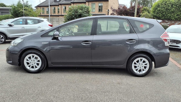 Used Toyota Prius+ 2020 for sale - 76218246: Photo 2