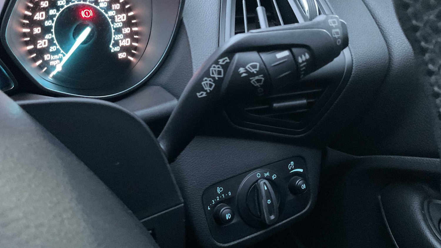 Used Ford Kuga 2015 for sale - 76575954: Photo 15