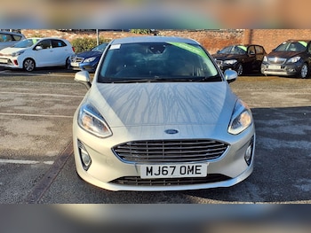 Used Ford Fiesta 2017 for sale - 76252201: Photo