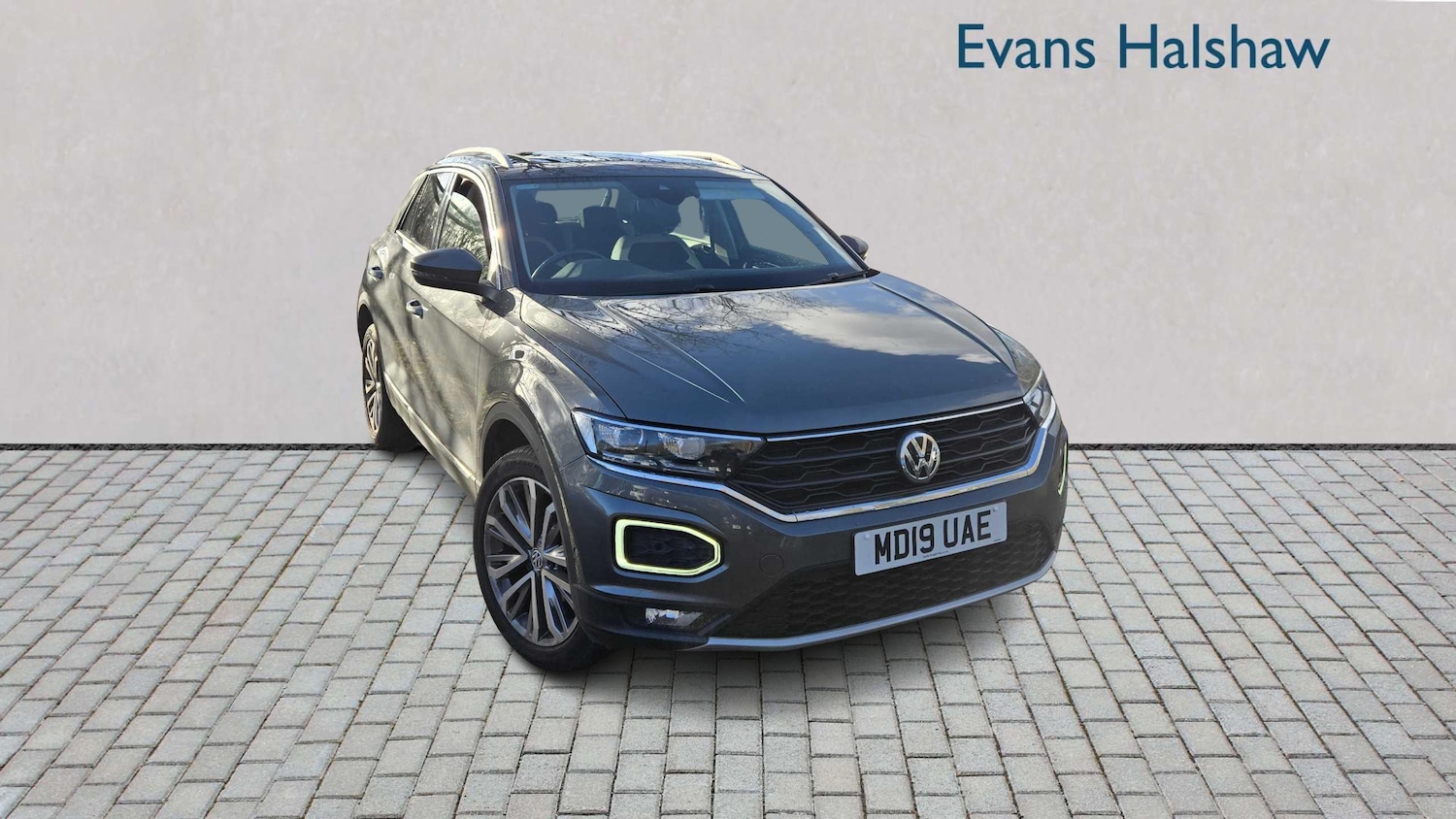 Used Volkswagen T-Roc 2019 for sale - 77134776: Photo 1