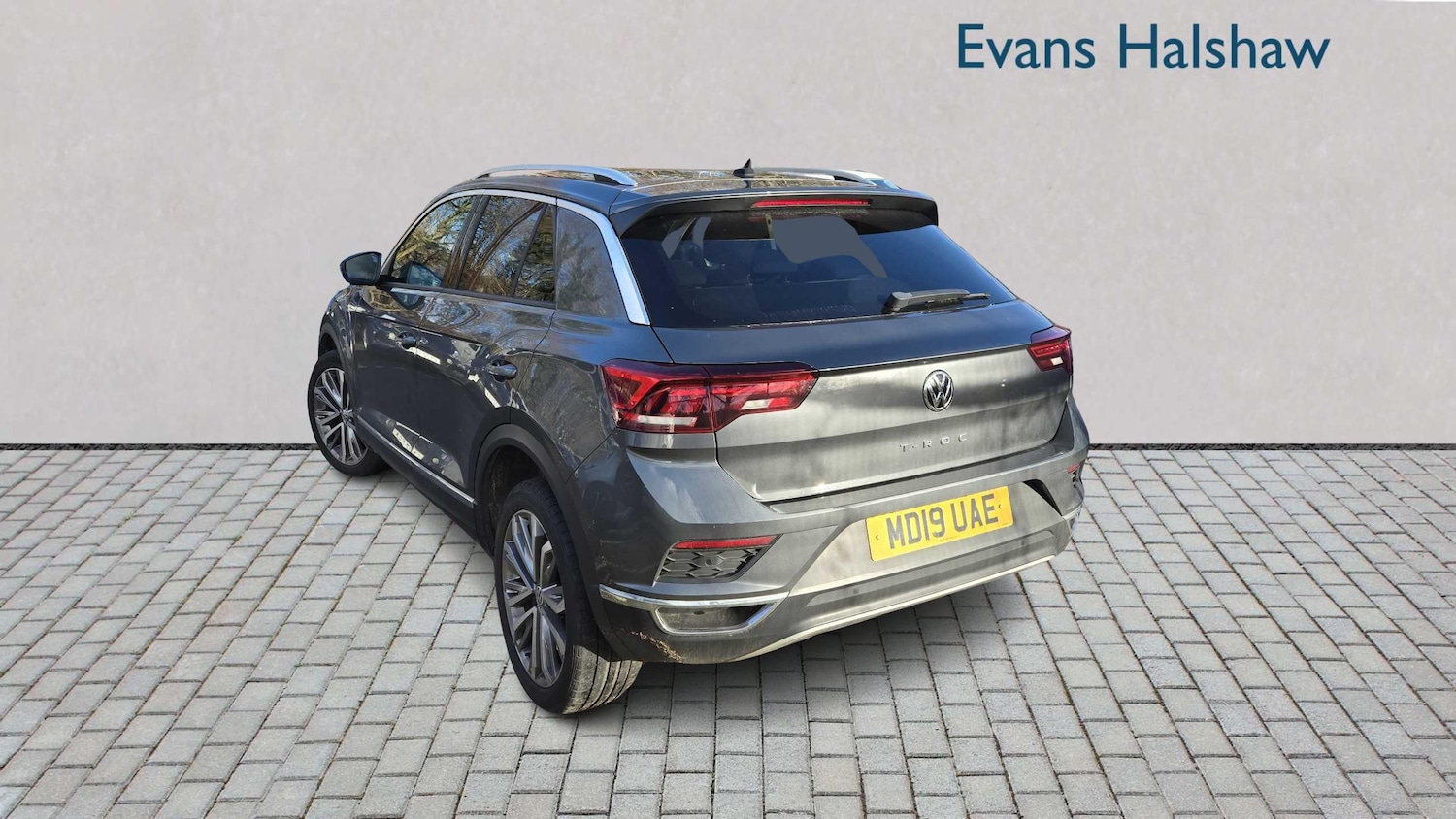 Used Volkswagen T-Roc 2019 for sale - 77134776: Photo 2