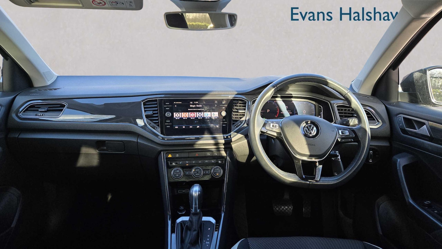 Used Volkswagen T-Roc 2019 for sale - 77134776: Photo 4